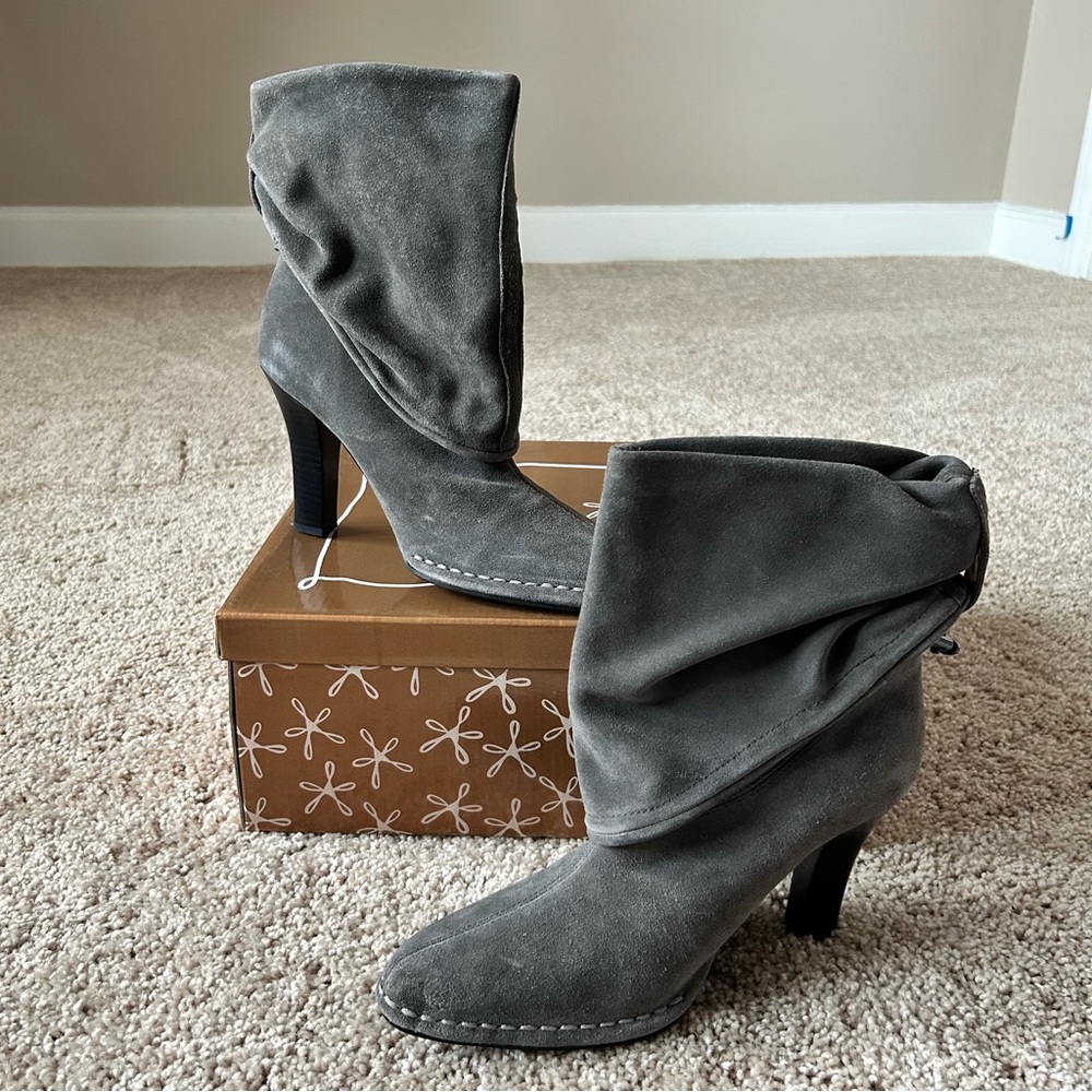 Hot in Hollywood Gray Slouchy Heeled Boots
